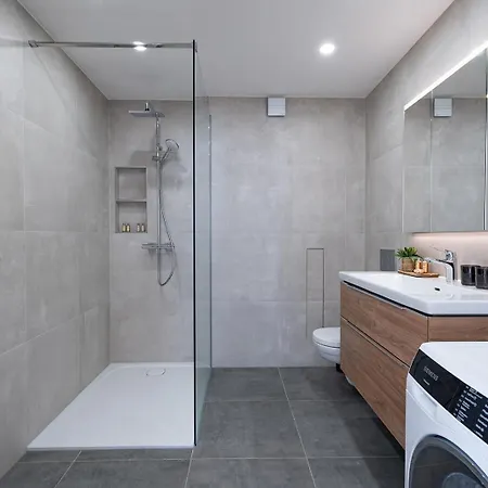 Neues 2 Schlafzimmer Mit Rooftopterrace Apartment *