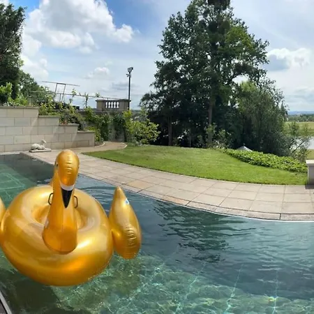 Beheizbarer Pool - Zentral & Modern Mit Elbzugang! Casa vacanze Dresda