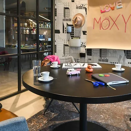Moxy Neustadt Hotell 3*