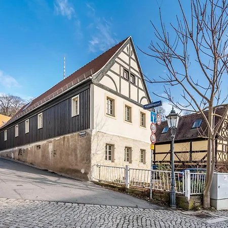 In Dresden-wachwitz Apartment