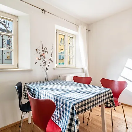 In Dresden-wachwitz Apartment *