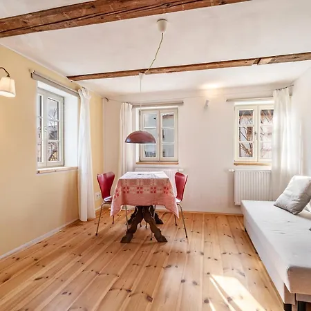 In Dresden-wachwitz Apartment