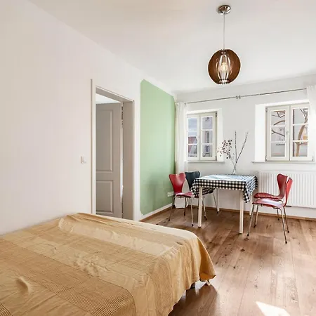 Apartment In Dresden-wachwitz