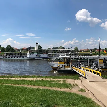 Gemuetliche In Niederpoyritz Mit Garten * Dresden