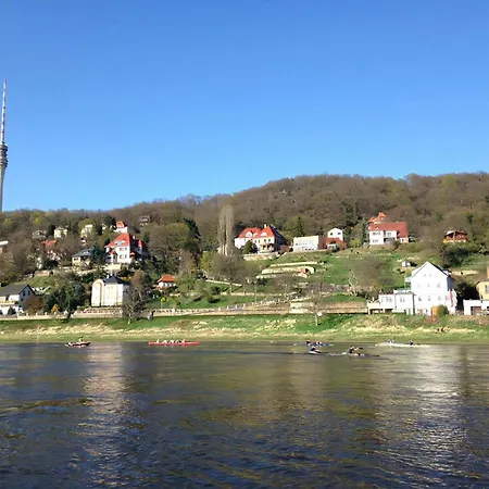 Gemuetliche In Niederpoyritz Mit Garten * Dresden