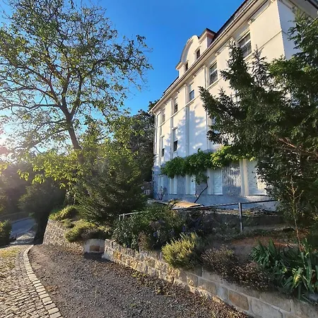 Gemuetliche In Niederpoyritz Mit Garten * Dresden