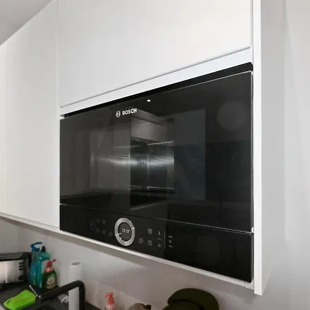 Exclusive Bungalow! 4 Rooms, 8 People, 2x Parking Apartment