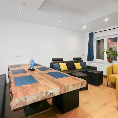 Exclusive Bungalow! 4 Rooms, 8 People, 2x Parking Apartment *