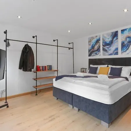 Exclusive Bungalow! 4 Rooms, 8 People, 2x Parking Apartment Dresden