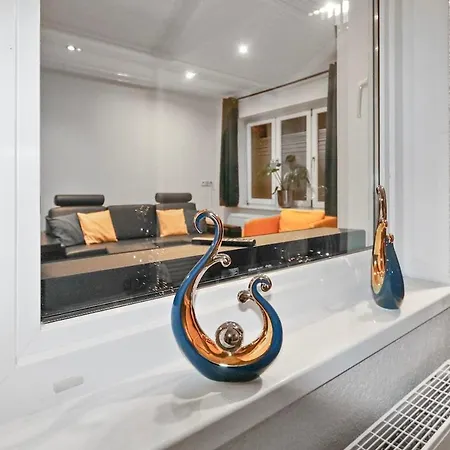Exclusive Bungalow! 4 Rooms, 8 People, 2x Parking *