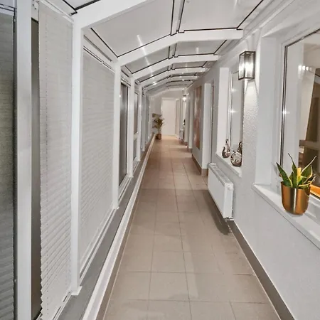 Apartment Exclusive Bungalow! 4 Rooms, 8 People, 2x Parking