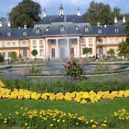 Idyllische Am Pillnitzer Schlosspark Dresden