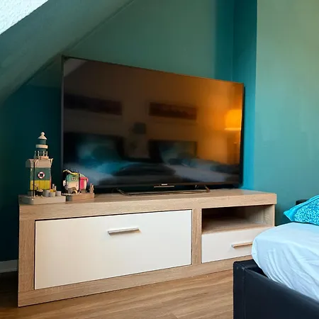 Rum i privatbostad View - Wifi - Netflix - Airport Shuttle Dresden