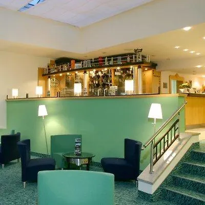 Am Terrassenufer 4*
