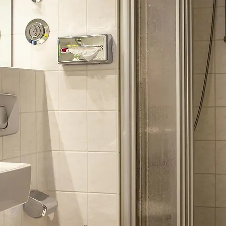 Western Quintessenz-forum Otel 4*