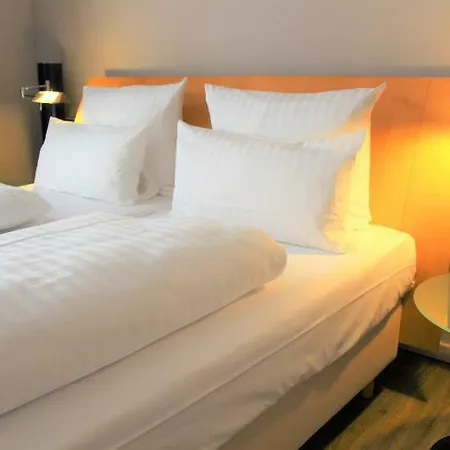 Amedia Elbpromenade, Trademark Collection By Wyndham ホテル 3*